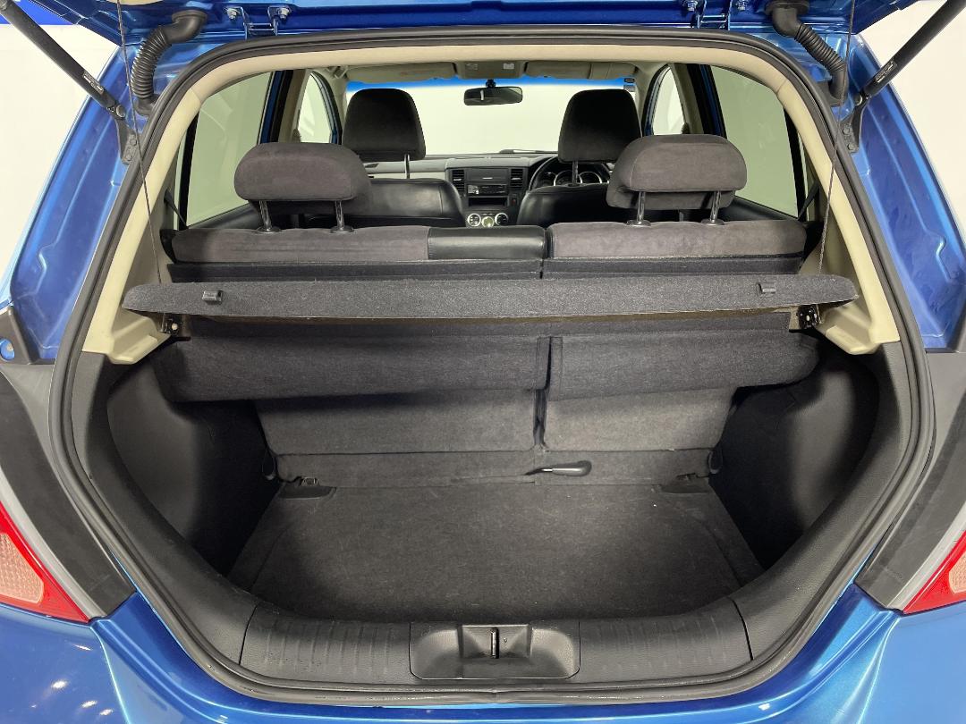 Photo '14' of Nissan Tiida