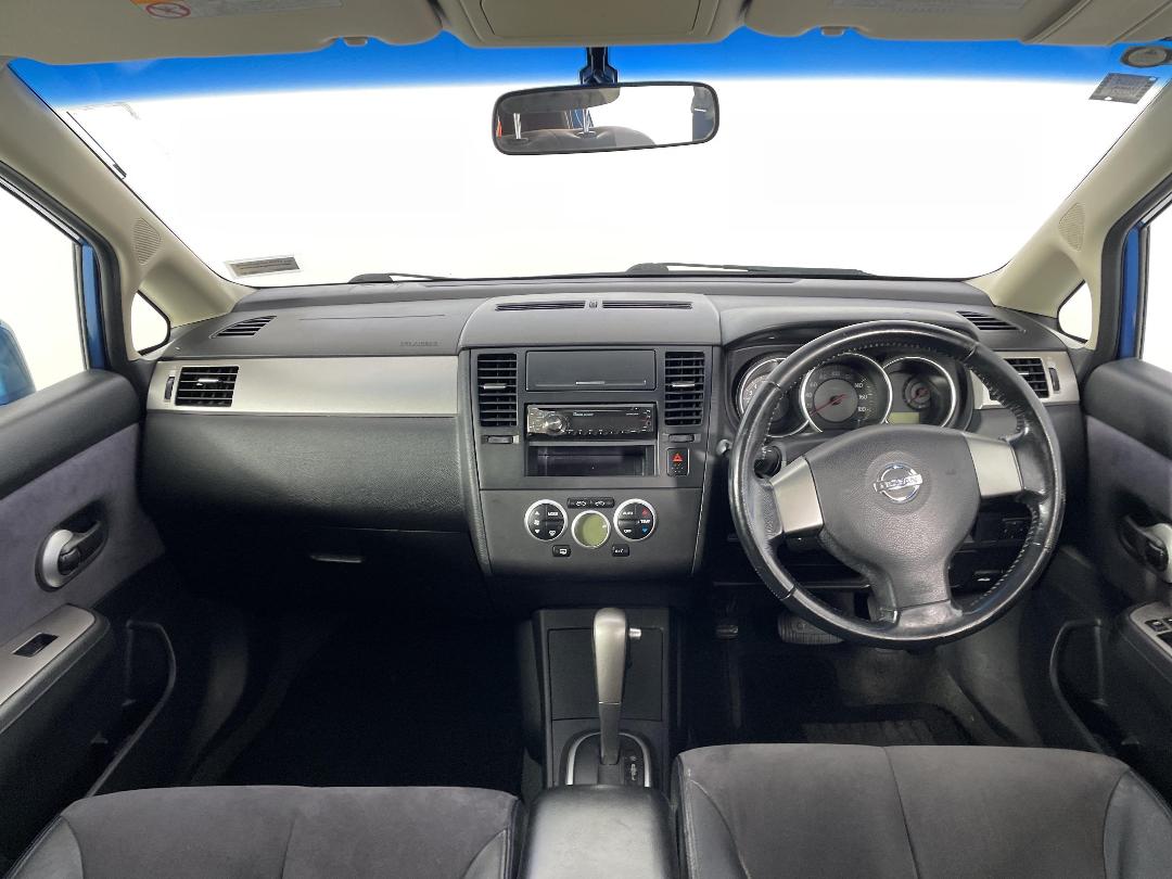 Photo '17' of Nissan Tiida