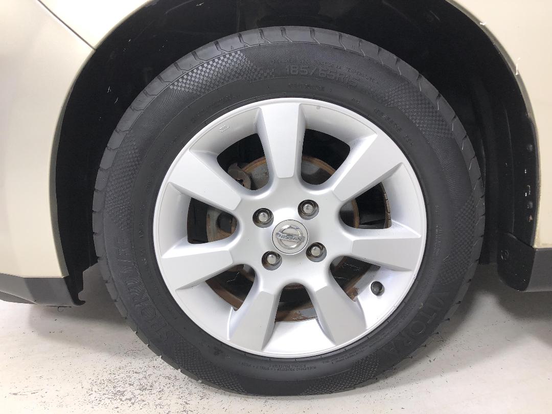 Photo '10' of Nissan Tiida