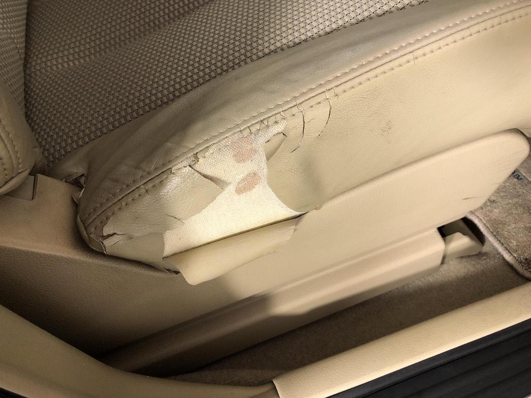 Photo '24' of Nissan Tiida