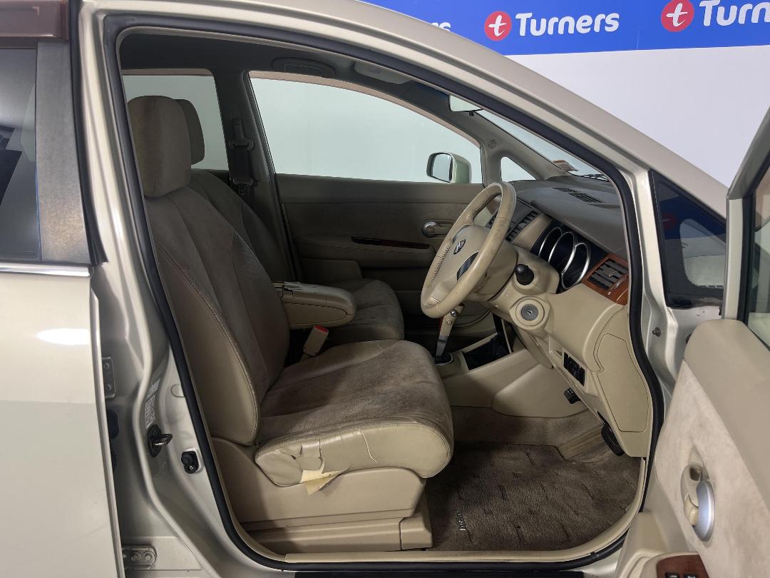 Photo '16' of Nissan Tiida