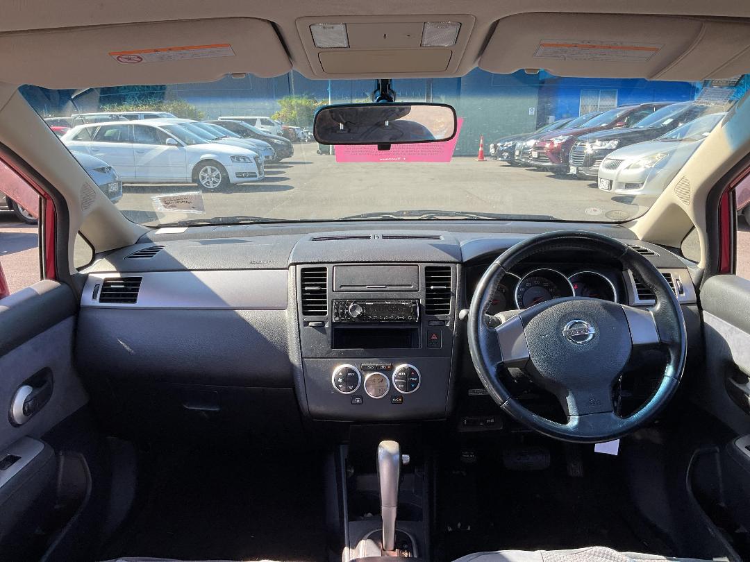 Photo '10' of Nissan Tiida