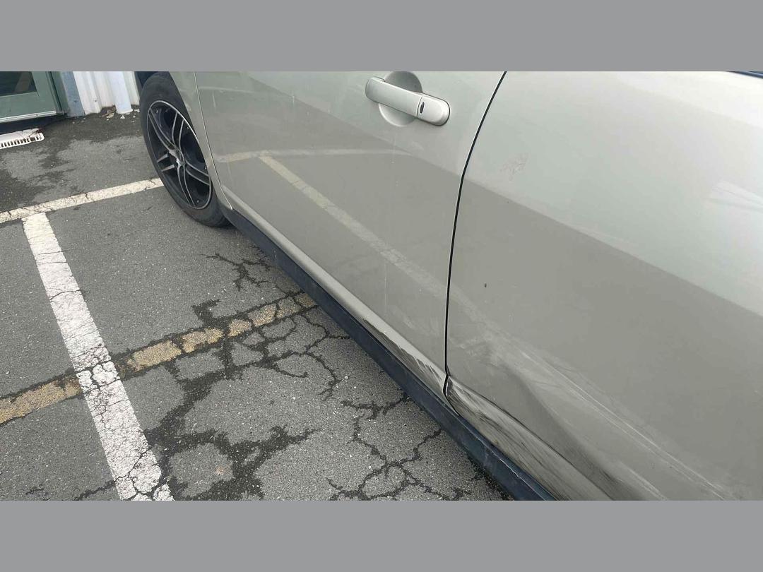 Photo '9' of Nissan Tiida Latio Photo '9' of Nissan Tiida Latio