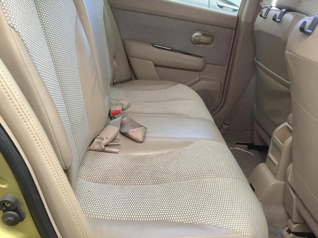 Photo '8' of Nissan Tiida Photo '8' of Nissan Tiida