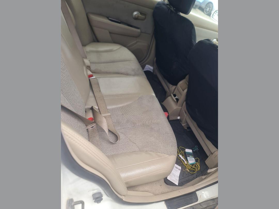 Photo '32' of Nissan Tiida