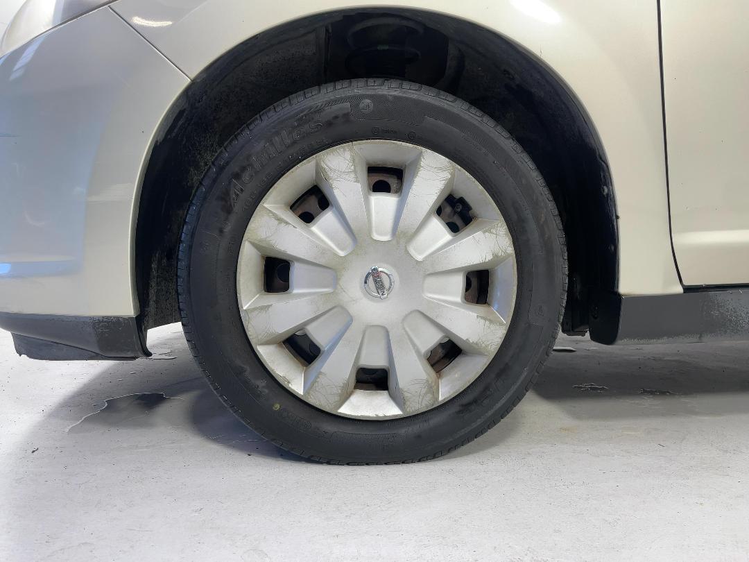 Photo '10' of Nissan Tiida Photo '10' of Nissan Tiida