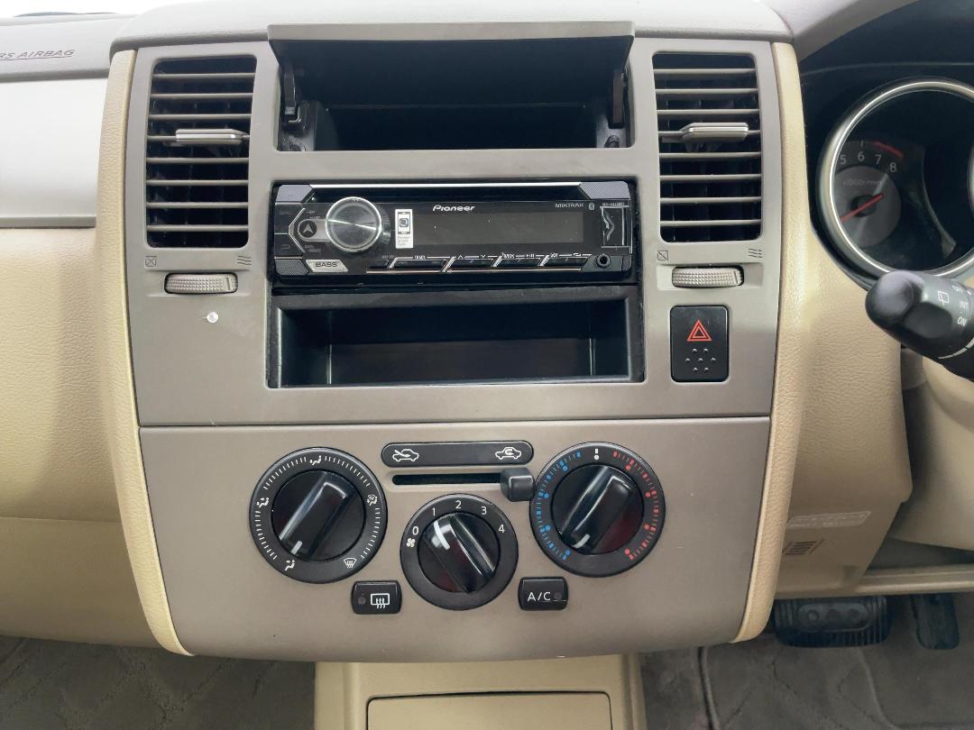 Photo '18' of Nissan Tiida Photo '18' of Nissan Tiida