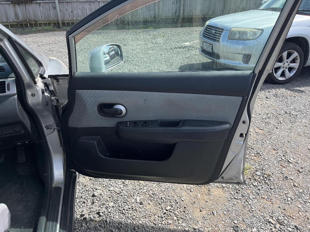 Photo '9' of Nissan Tiida Latio Photo '9' of Nissan Tiida Latio