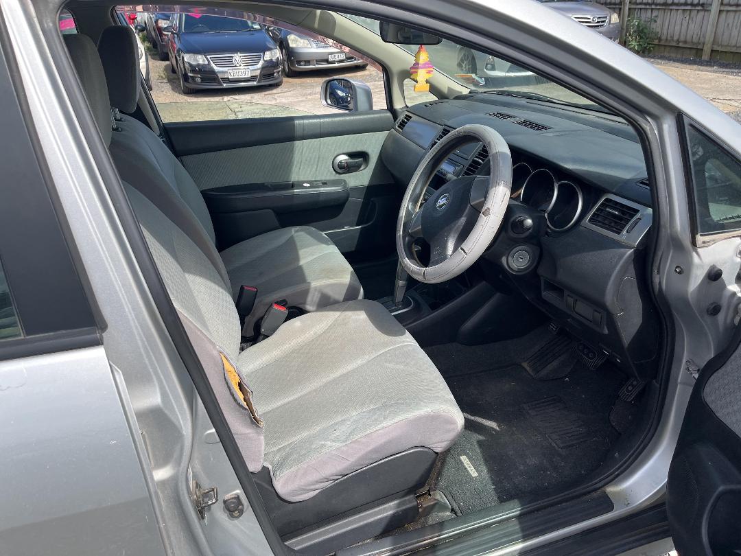 Photo '10' of Nissan Tiida Latio Photo '10' of Nissan Tiida Latio