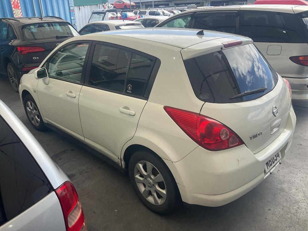 Photo '8' of Nissan Tiida Photo '8' of Nissan Tiida