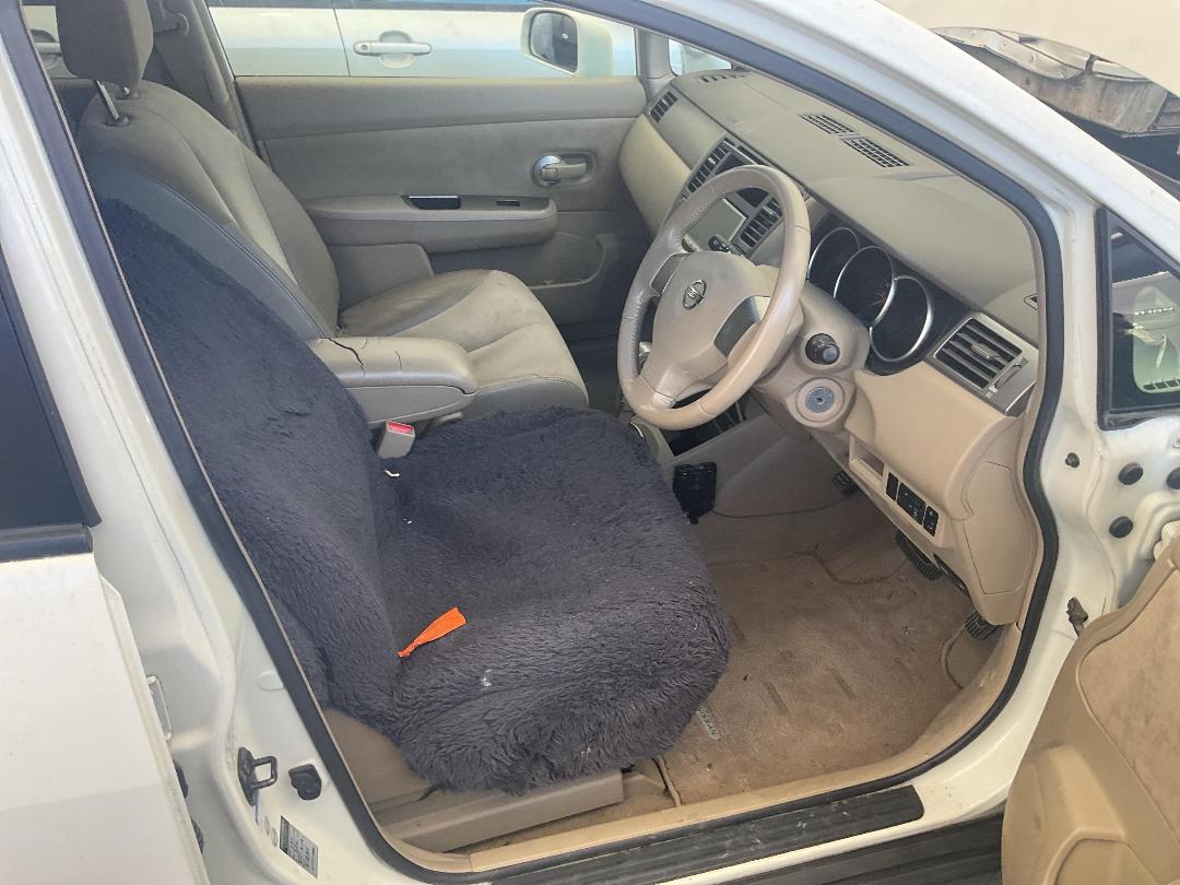 Photo '19' of Nissan Tiida Photo '19' of Nissan Tiida