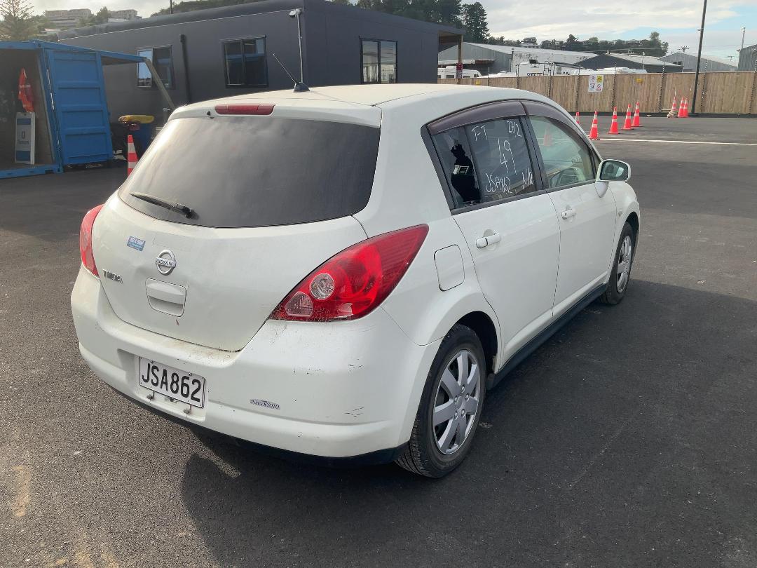 Photo '2' of Nissan Tiida