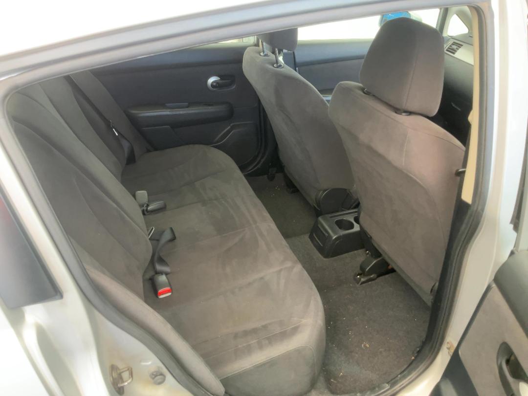 Photo '21' of Nissan Tiida