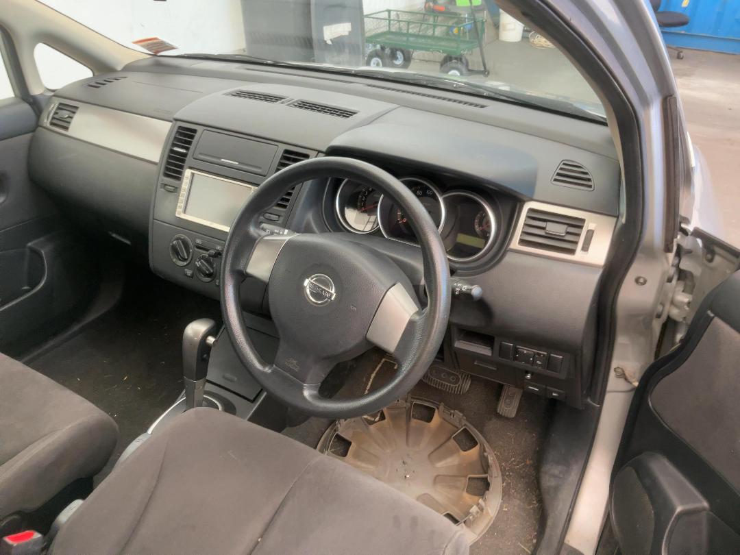 Photo '22' of Nissan Tiida