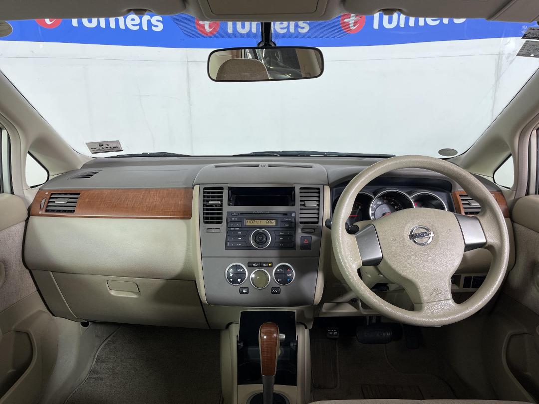 Photo '17' of Nissan Tiida