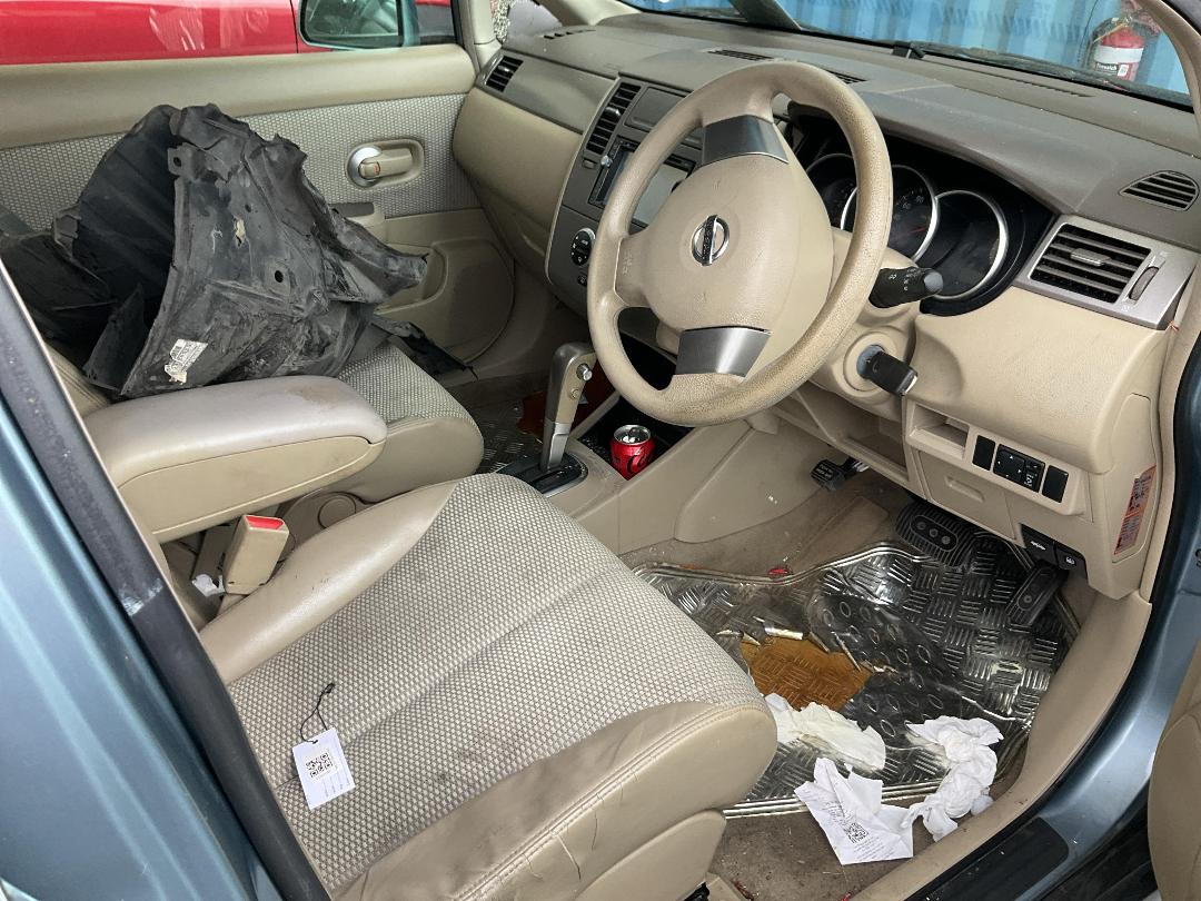 Photo '8' of Nissan Tiida