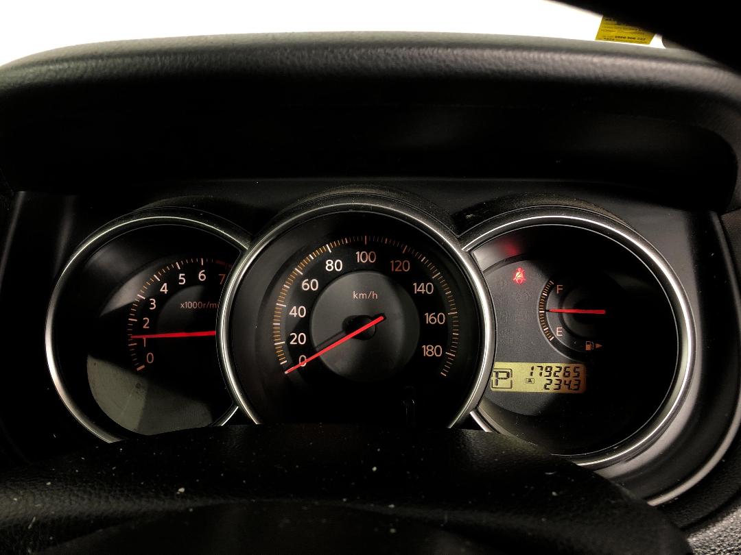 Photo '21' of Nissan Tiida