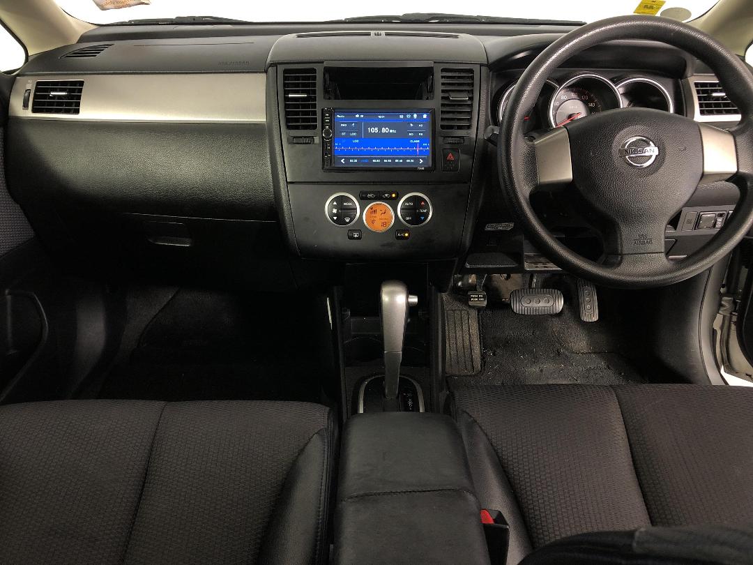 Photo '17' of Nissan Tiida