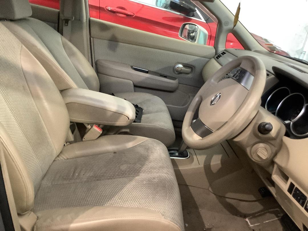 Photo '10' of Nissan Tiida