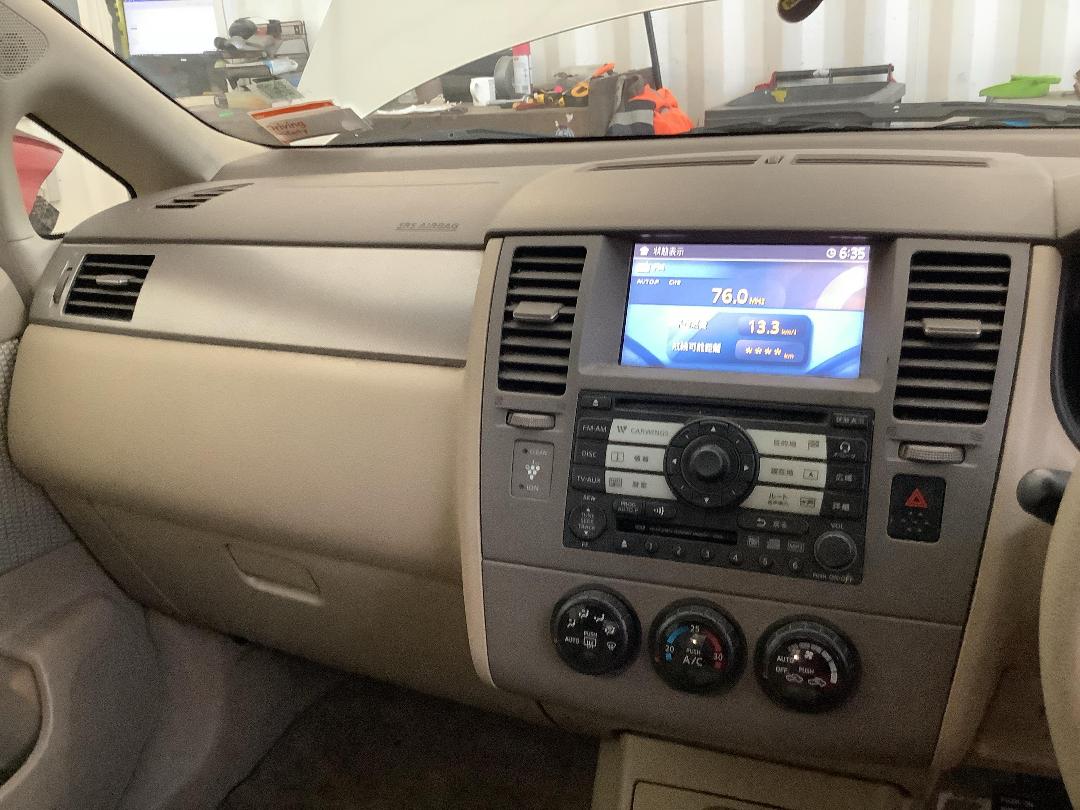 Photo '17' of Nissan Tiida