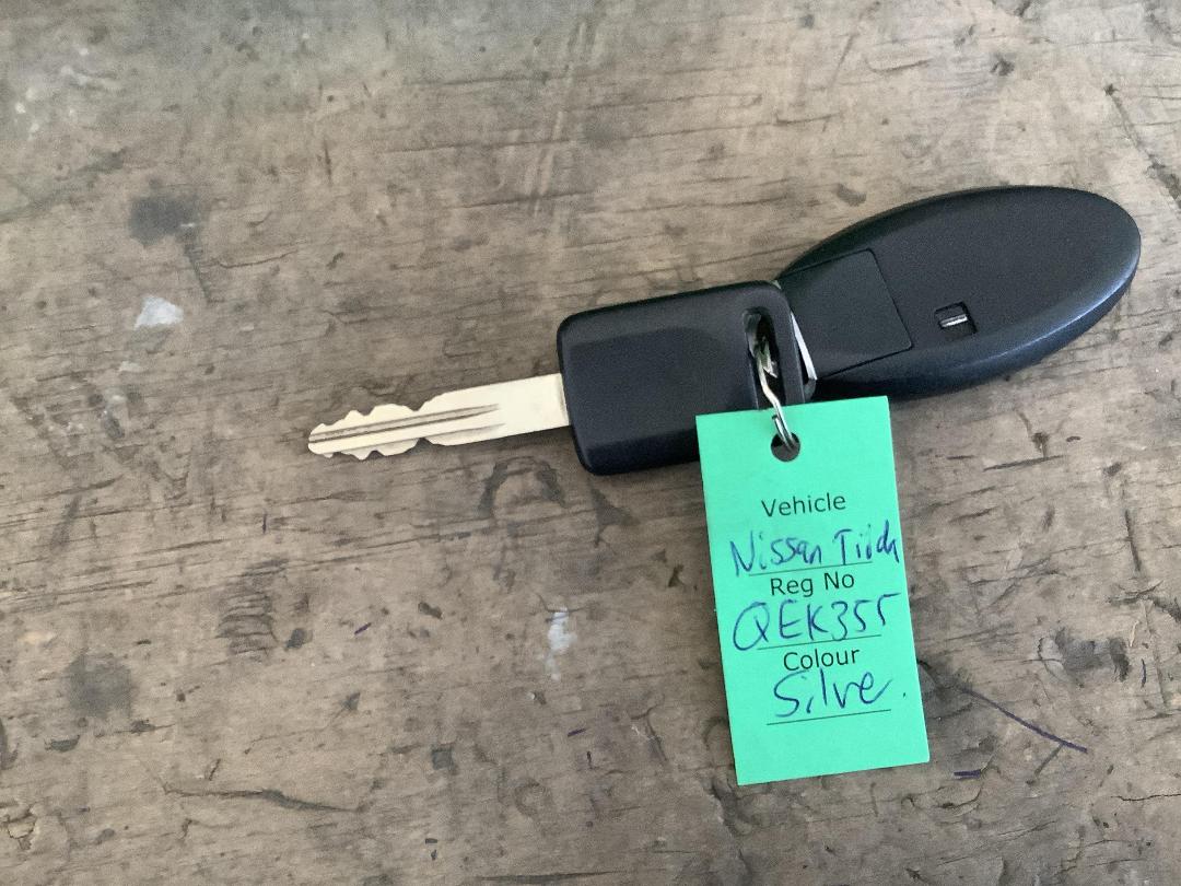 Photo '18' of Nissan Tiida