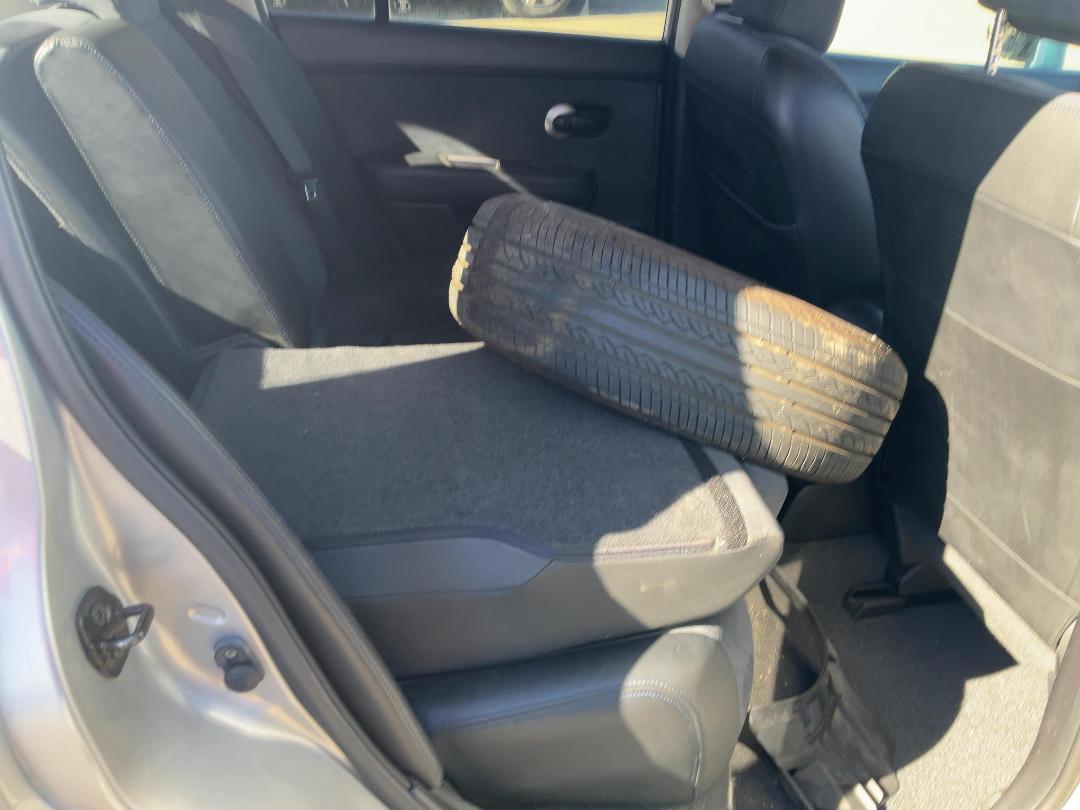 Photo '16' of Nissan Tiida