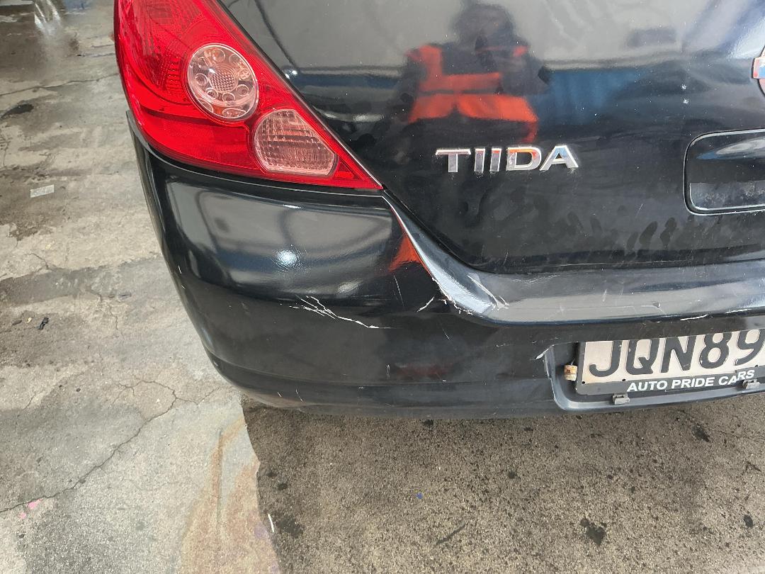 Photo '24' of Nissan Tiida