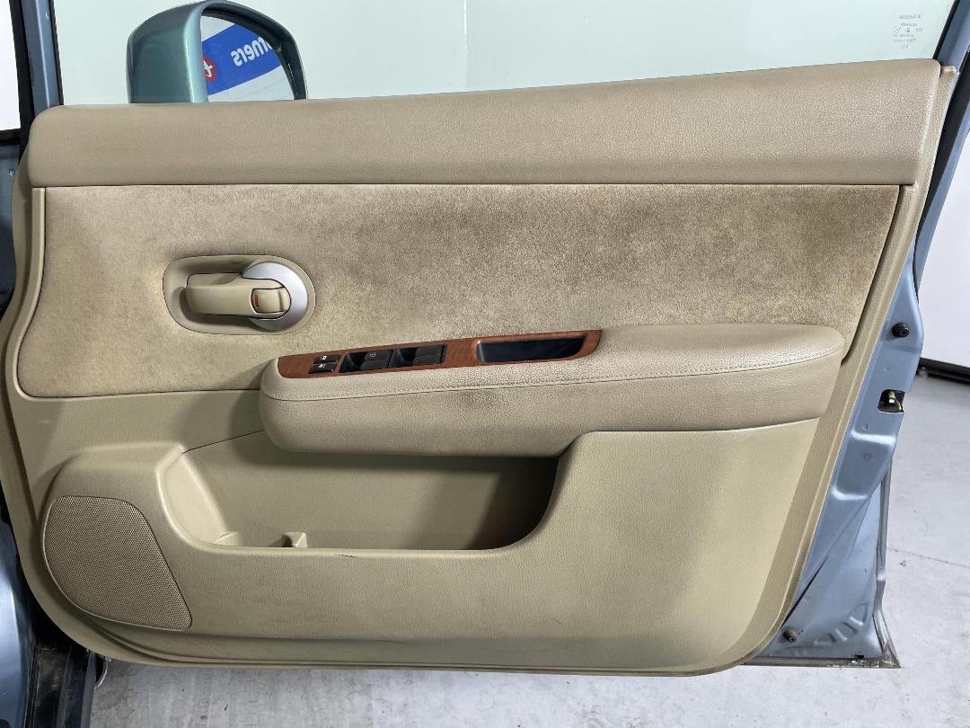 Photo '15' of Nissan Tiida