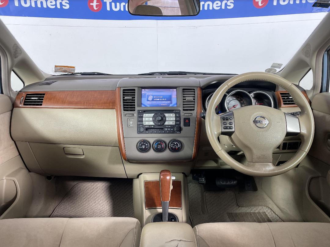 Photo '17' of Nissan Tiida