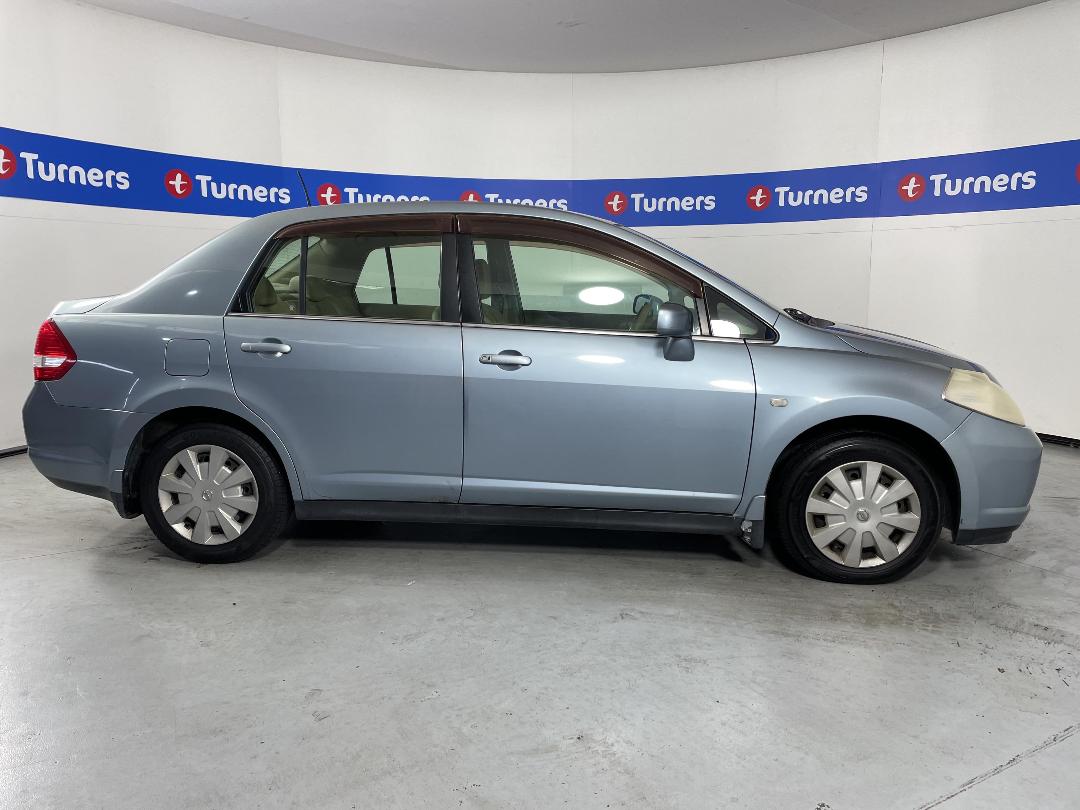 Photo '23' of Nissan Tiida