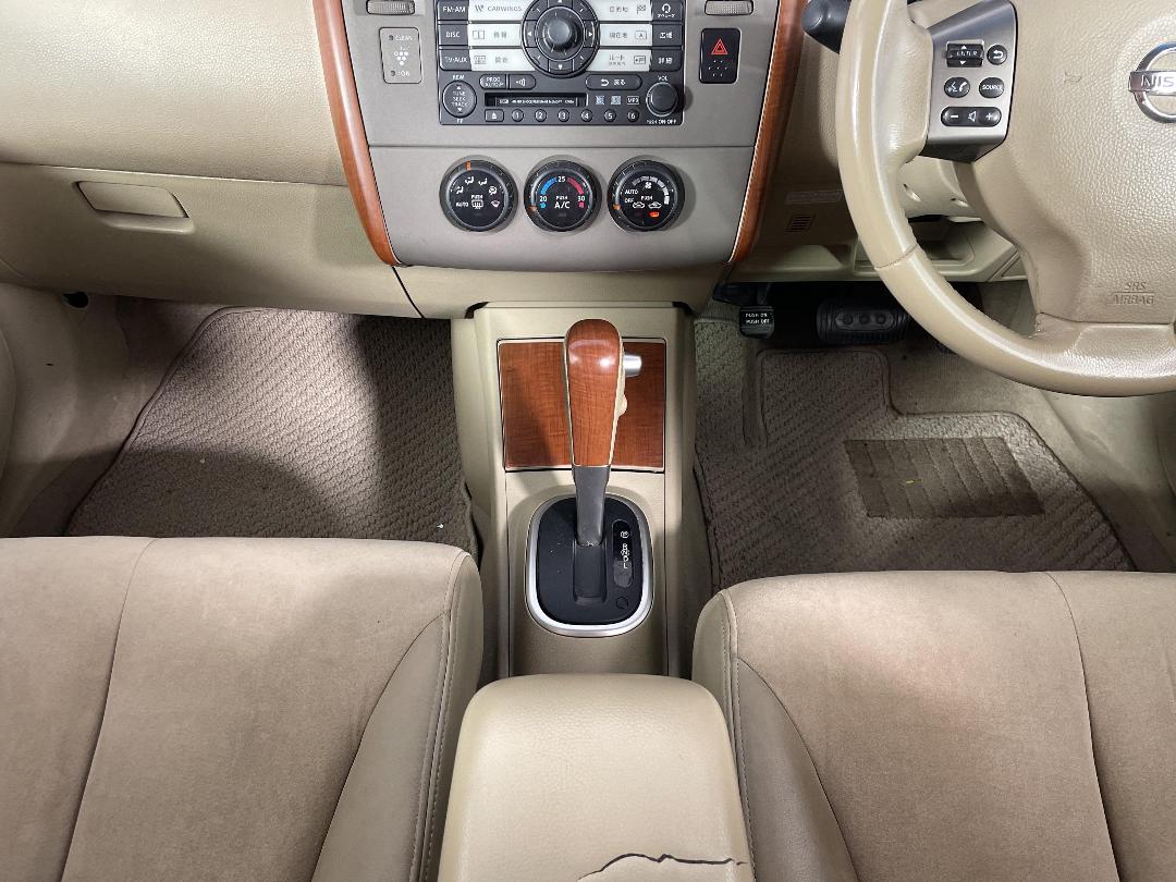 Photo '18' of Nissan Tiida