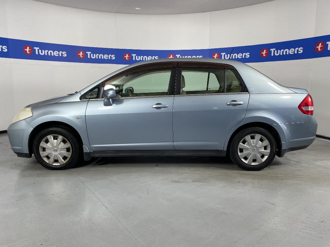 Photo '24' of Nissan Tiida