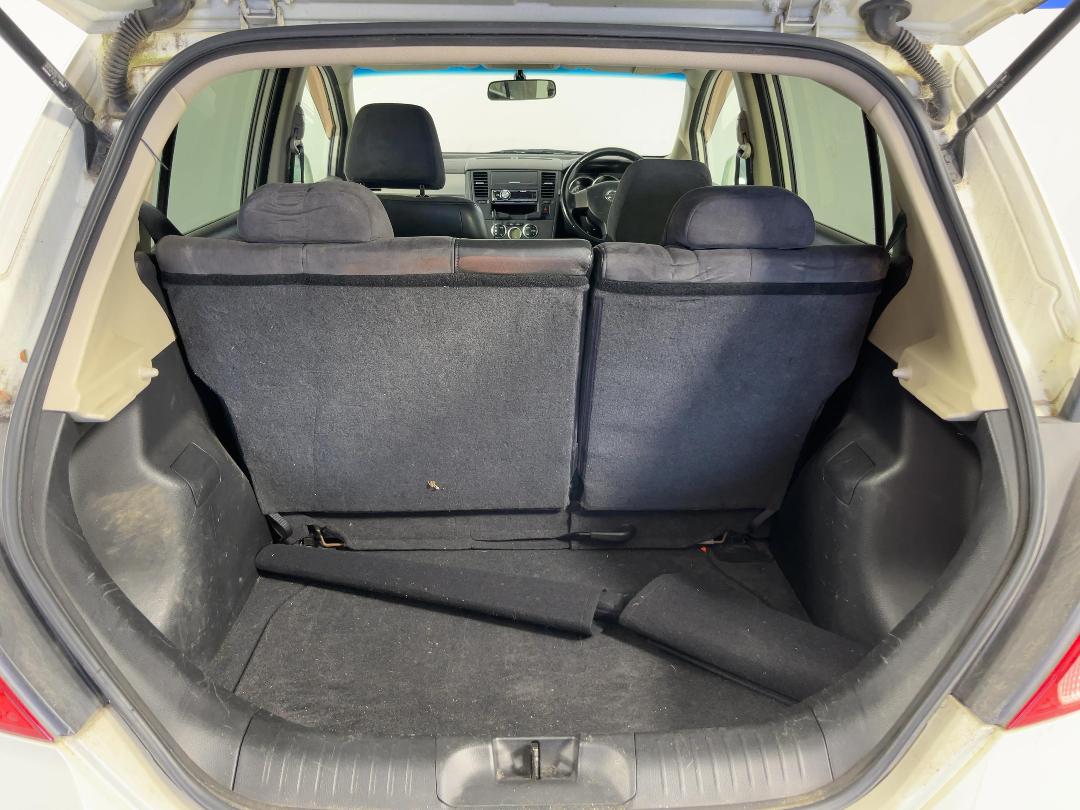 Photo '14' of Nissan Tiida Photo '14' of Nissan Tiida