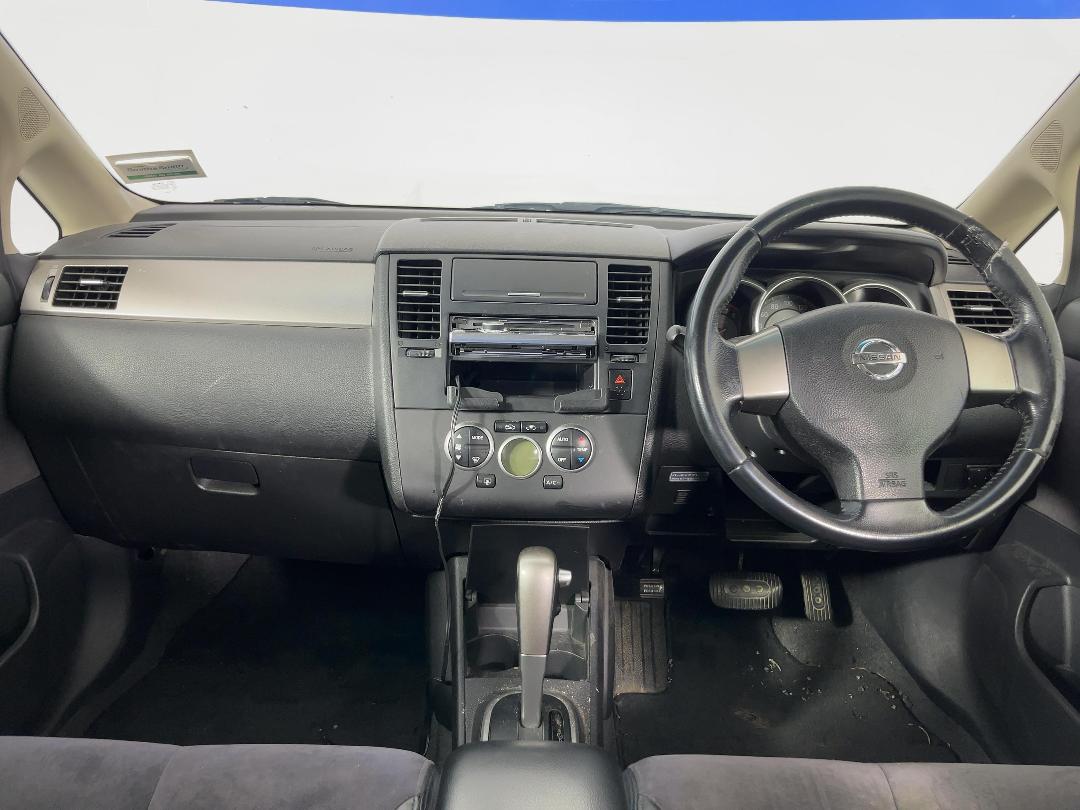 Photo '17' of Nissan Tiida Photo '17' of Nissan Tiida