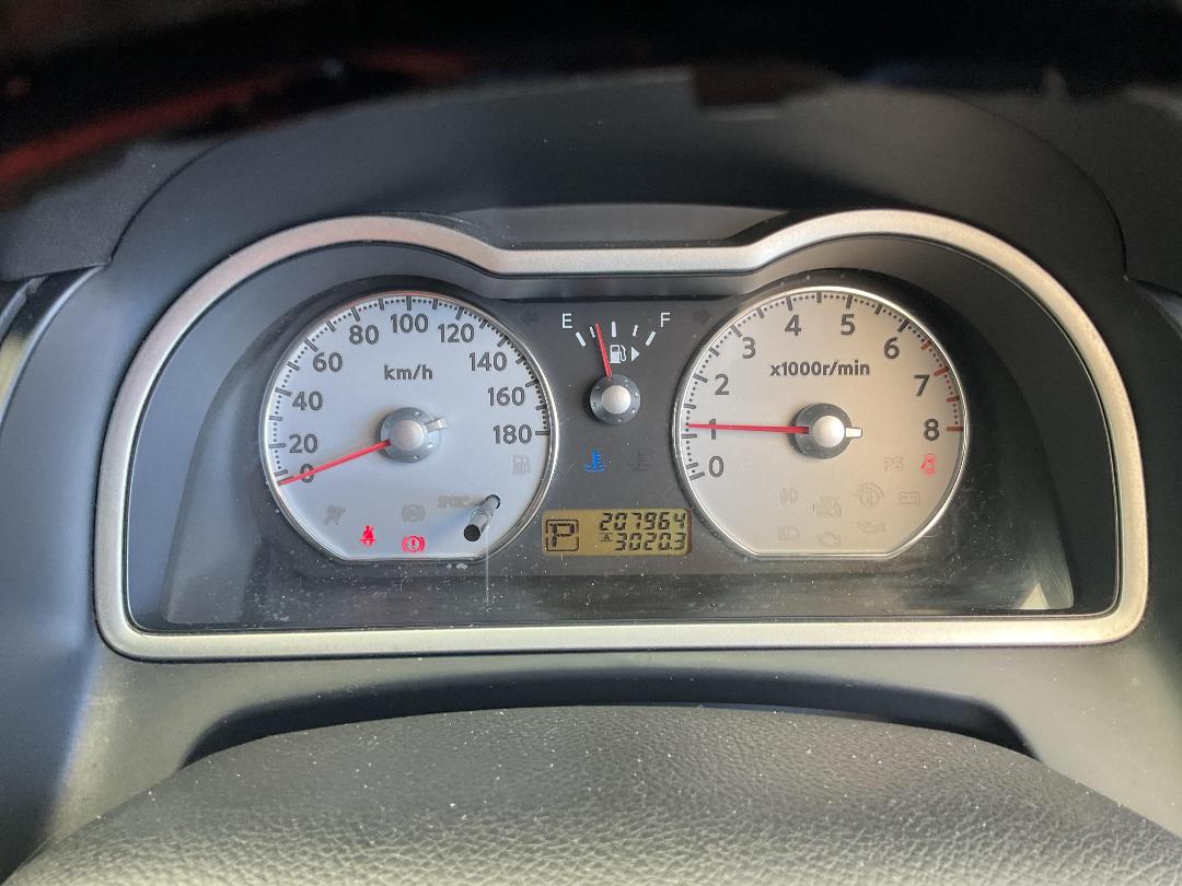 Photo '10' of Nissan Wingroad Photo '10' of Nissan Wingroad