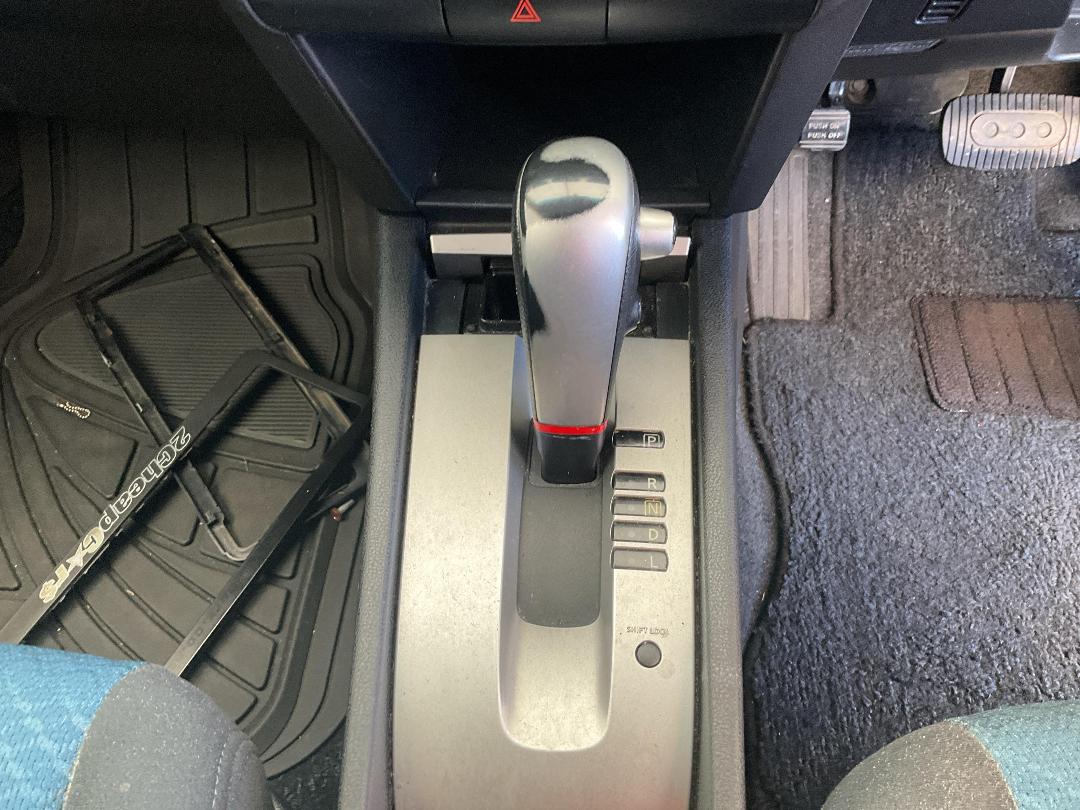 Photo '12' of Nissan Wingroad Photo '12' of Nissan Wingroad