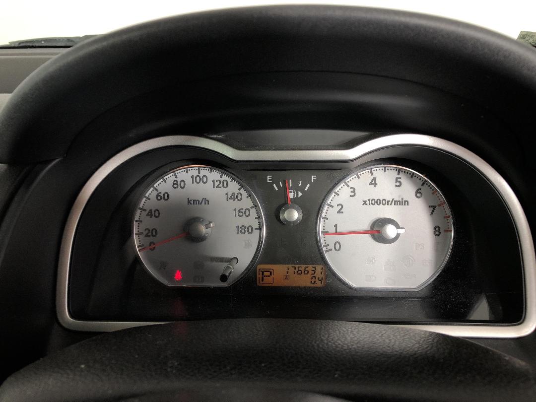 Photo '16' of Nissan Wingroad Photo '16' of Nissan Wingroad