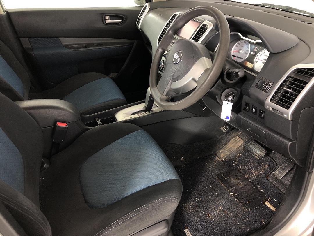 Photo '14' of Nissan Wingroad Photo '14' of Nissan Wingroad