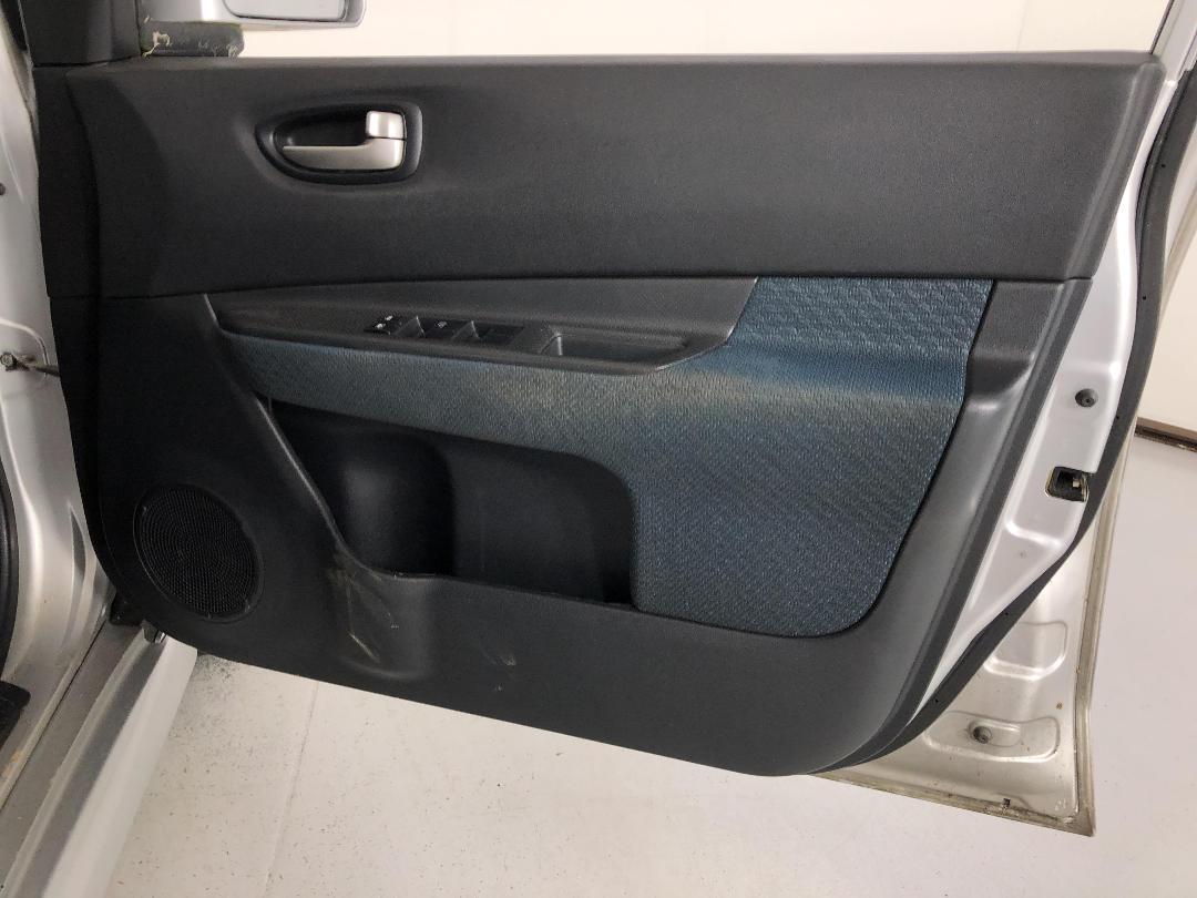 Photo '13' of Nissan Wingroad Photo '13' of Nissan Wingroad