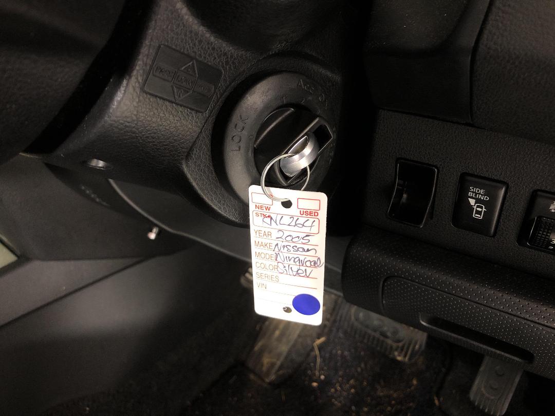 Photo '15' of Nissan Wingroad Photo '15' of Nissan Wingroad