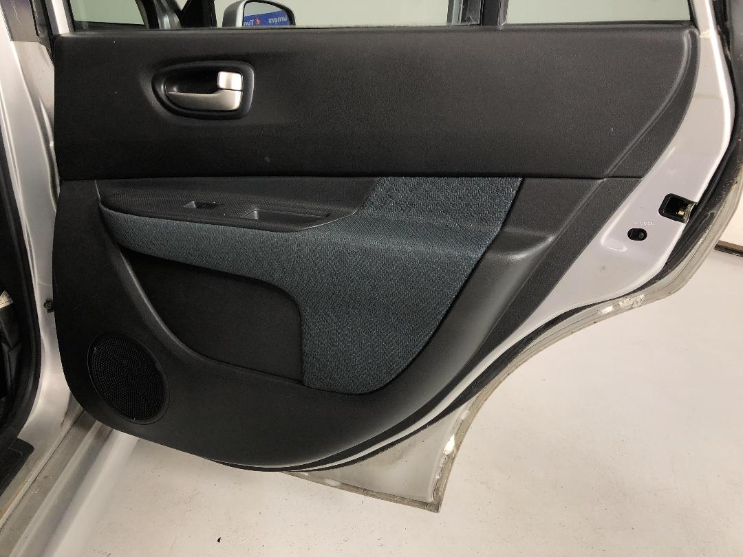 Photo '17' of Nissan Wingroad Photo '17' of Nissan Wingroad