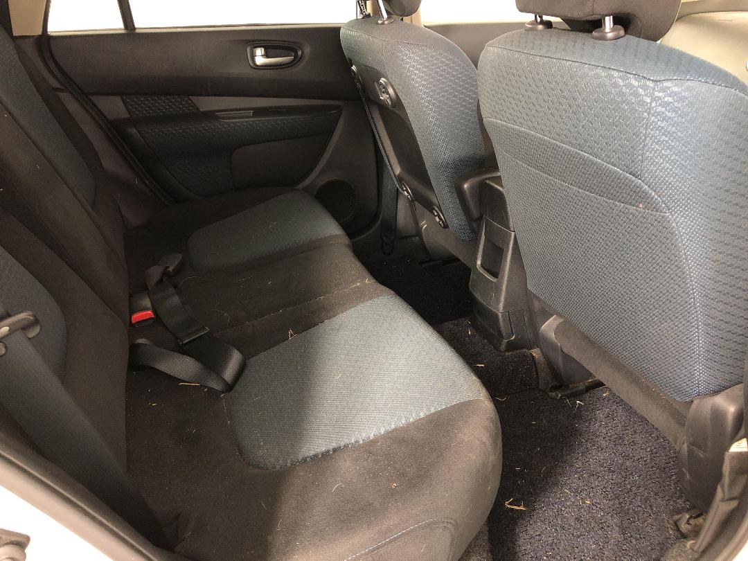 Photo '18' of Nissan Wingroad Photo '18' of Nissan Wingroad