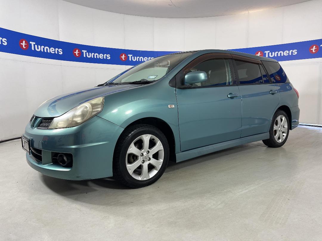 Photo '4' of Nissan Wingroad Photo '4' of Nissan Wingroad