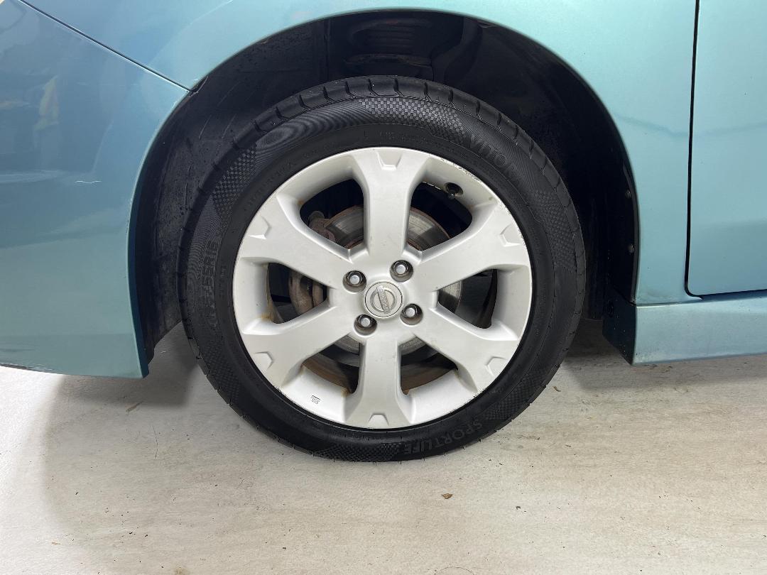 Photo '10' of Nissan Wingroad Photo '10' of Nissan Wingroad