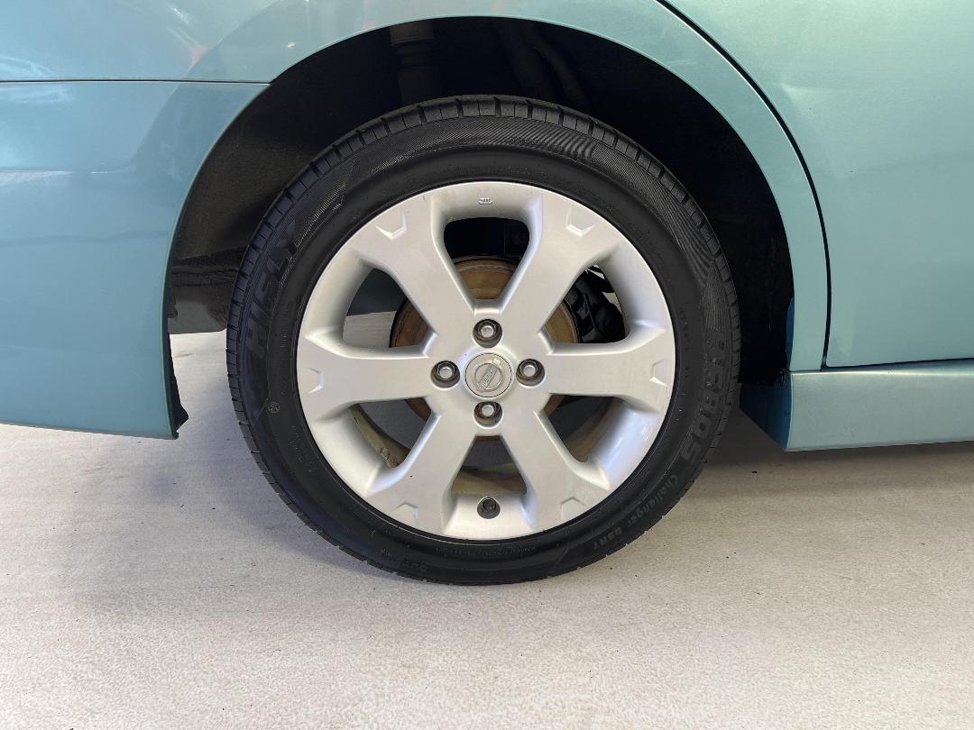 Photo '12' of Nissan Wingroad Photo '12' of Nissan Wingroad