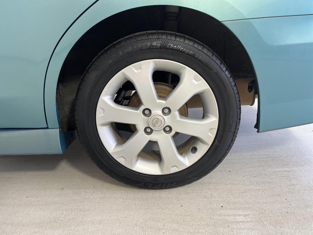 Photo '11' of Nissan Wingroad Photo '11' of Nissan Wingroad