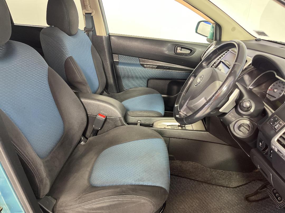 Photo '16' of Nissan Wingroad Photo '16' of Nissan Wingroad