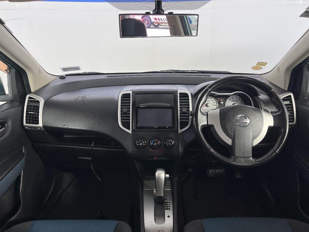 Photo '17' of Nissan Wingroad Photo '17' of Nissan Wingroad