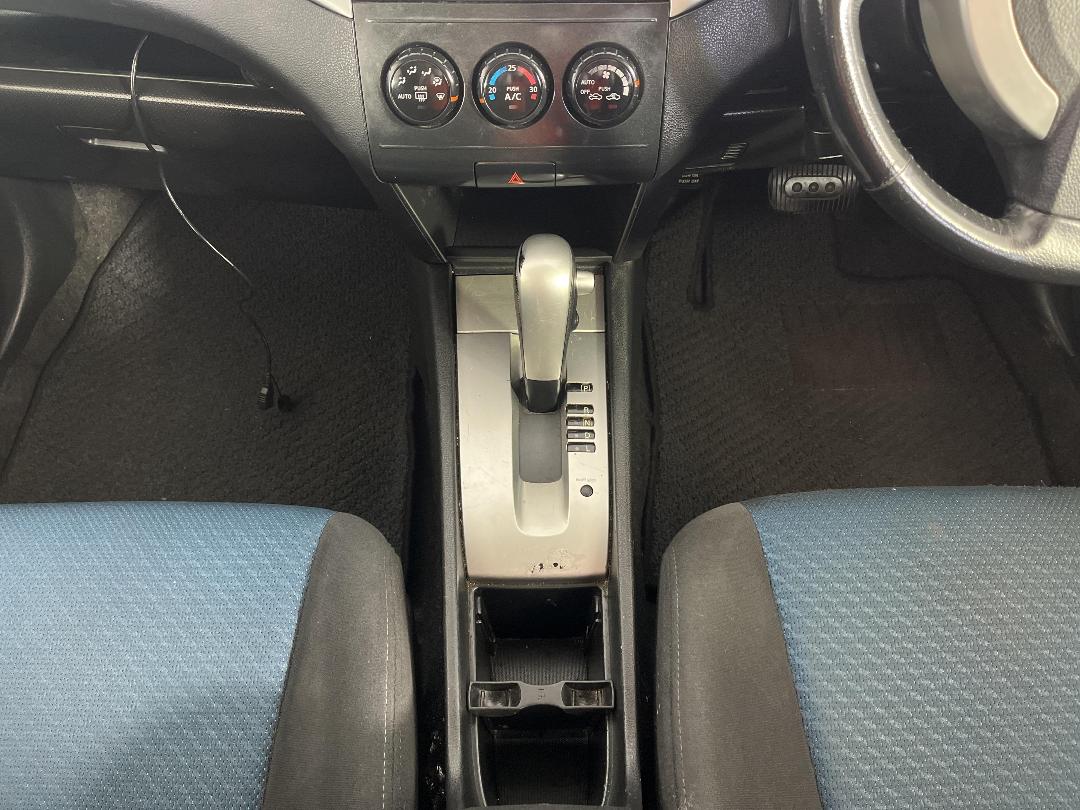 Photo '18' of Nissan Wingroad Photo '18' of Nissan Wingroad