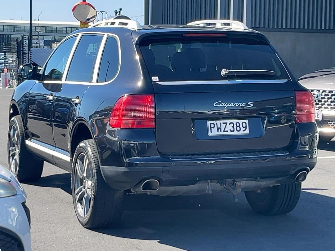 Photo '7' of Porsche Cayenne S TIP